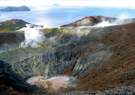 vulcano crater vulcano crater